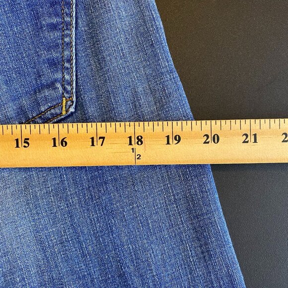 Anthropologie Pilcro Medium Wash Slim Straight Blue Jeans, Size 29 - Picture 10 of 10